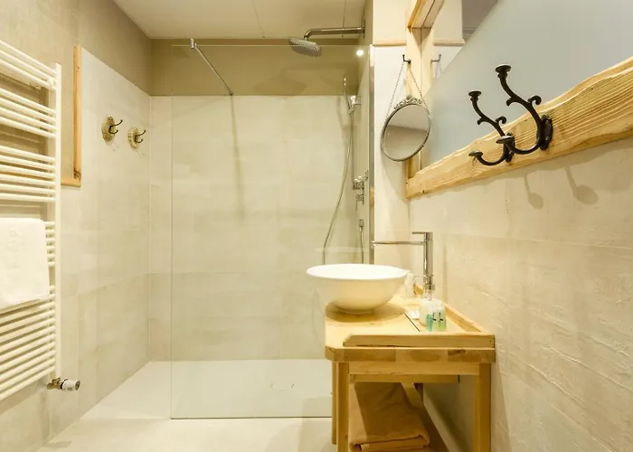 Hotell Vinas De Larrede